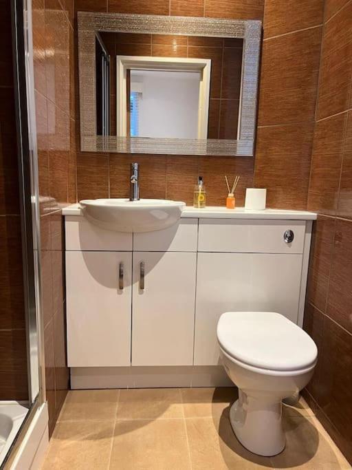 Superb 2Bed/2Bath Flat Waterloo London 아파트 외부 사진